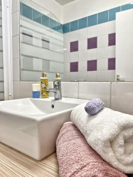 Appartement Tout Confort, Piscine Et Acces Plage Sanary-sur-Mer Dış mekan fotoğraf
